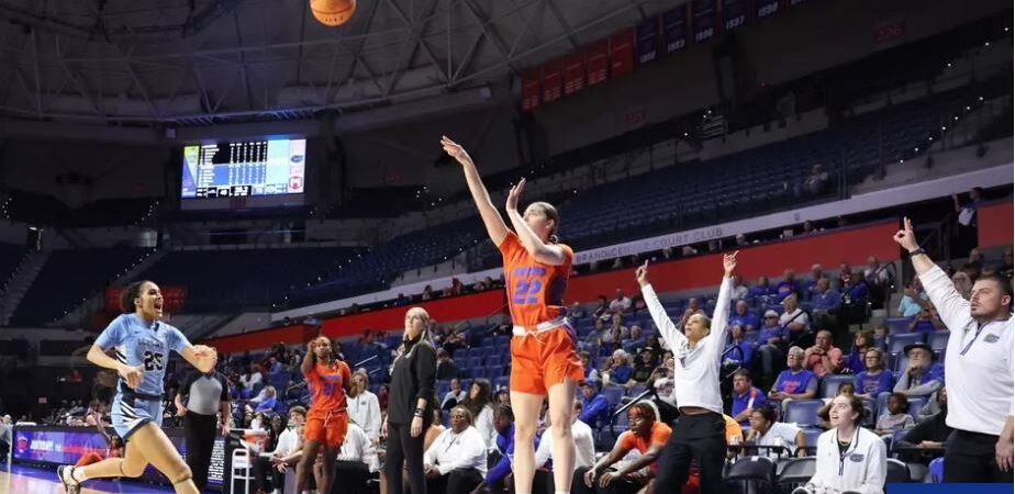 Florida Defeats Longwood, Extending Win Streak to Four